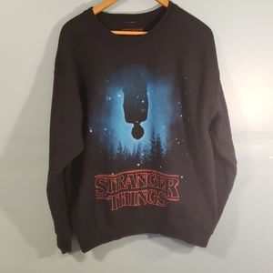 stranger things swetshirt color black SZ L